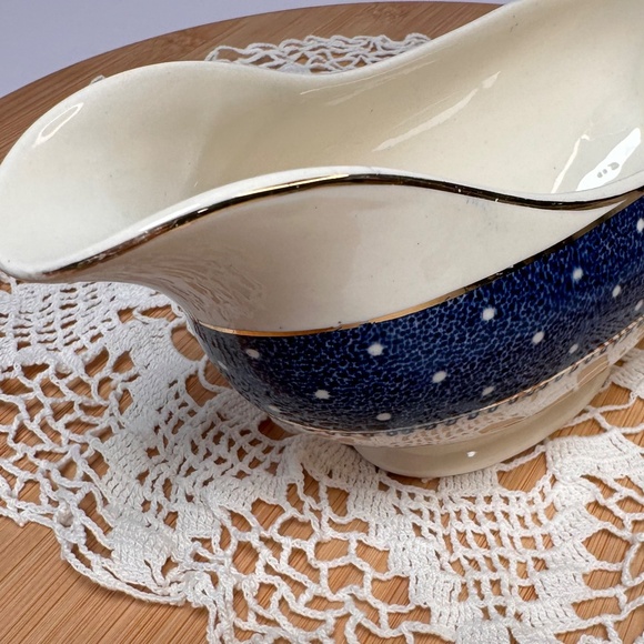 Vintage Staffordshire England Gravy Boat | Blue & White | 22K Gold Trim - Picture 7 of 8